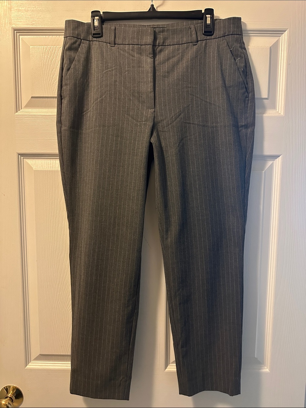 Women’s WHBM White House Black Market Gray Pinstripe Slim Ankle Pants - Size 12